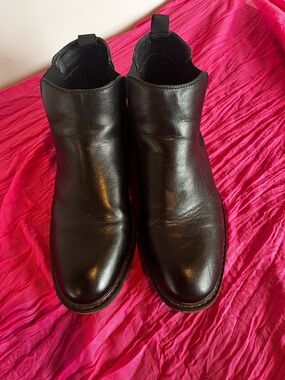 Men's Black Leather Chukka Boots - Classic Slip-On Style